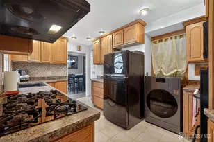 77 W Arthur Pl, Iselin, NJ 08830 - Photo 10