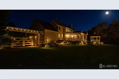 4 Goldfinch Court, Plainsboro Township, NJ 08536 - Photo 4