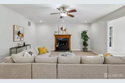 4 Goldfinch Court, Plainsboro Township, NJ 08536 - Photo 8