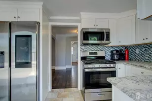 32 Embroidery St, Sayreville, NJ 08872 - Photo 6
