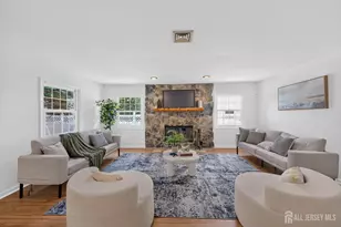 26 Inglewood Ln, Aberdeen Township, NJ 07747 - Photo 4