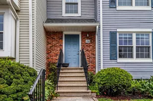 136 Coburn Ln, Franklin Township, NJ 08873 - Photo 4