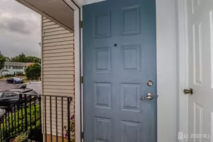 136 Coburn Ln, Franklin Township, NJ 08873 - Photo 6