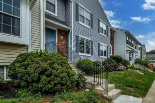 136 Coburn Ln, Franklin Township, NJ 08873 - Photo 2