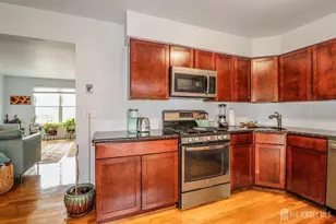 136 Coburn Ln, Franklin Township, NJ 08873 - Photo 16