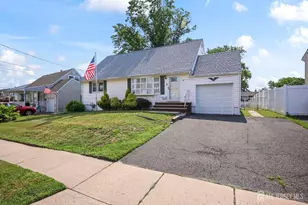 16 Mercury Cir, Old Bridge Township, NJ 08879 - Photo 2
