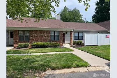 142 Wycoff Way W, East Brunswick Township, NJ 08816 - Photo 2