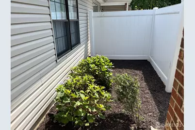 142 Wycoff Way W, East Brunswick Township, NJ 08816 - Photo 4