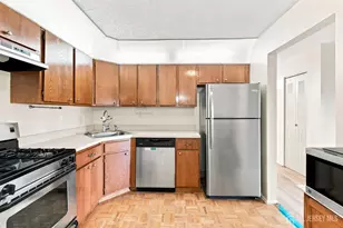 407 Lancaster Ct, Piscataway Township, NJ 08854 - Photo 14