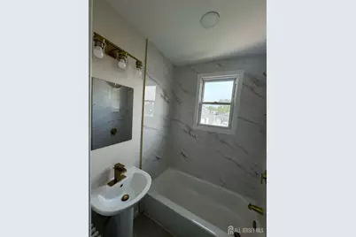 [Address not provided], Woodbridge Township, NJ 07095 - Photo 8