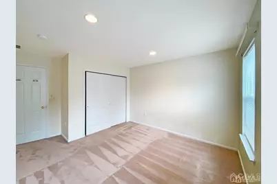 48 Berkshire Way, East Brunswick Township, NJ 08816 - Photo 18