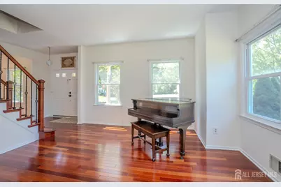 32 W Kincaid Drive, West Windsor Township, NJ 08550 - Photo 10