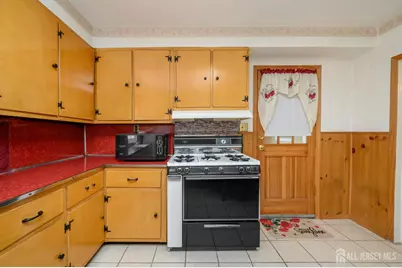 27 S Robert Street S, Sewaren, NJ 07077 - Photo 10