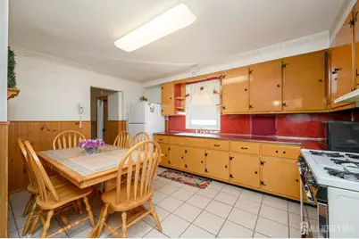 27 S Robert Street S, Sewaren, NJ 07077 - Photo 8