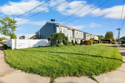 200 Rosewood Lane, Port Reading, NJ 07064 - Photo 4