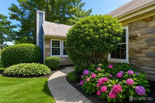 1 Alexander Hamilton Ct, Monroe Township, NJ 08831 - Photo 18