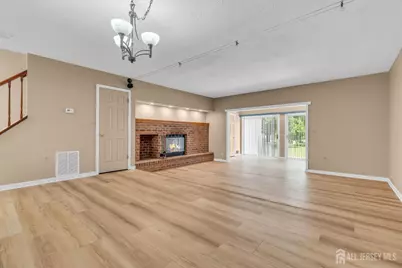 91 Chelsea Court #14, Franklin Township, NJ 08823 - Photo 4