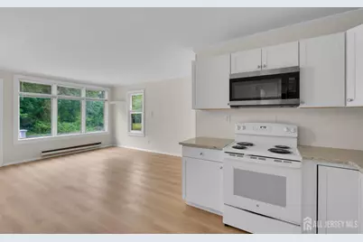302 Schoolhouse Road #B, Monroe Township, NJ 08831 - Photo 10