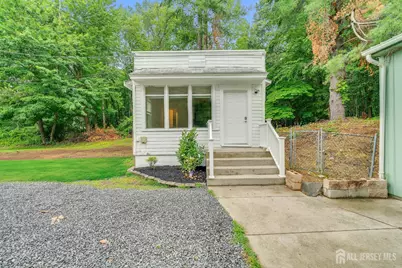 302 Schoolhouse Road #B, Monroe Township, NJ 08831 - Photo 4