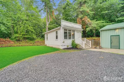 302 Schoolhouse Road #B, Monroe Township, NJ 08831 - Photo 2