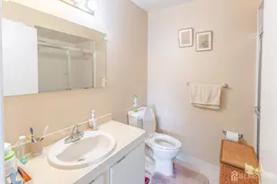 606 Green Hollow Dr, Iselin, NJ 08830 - Photo 12