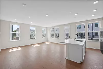 204 Lyla Lane, New Brunswick, NJ 08901 - Photo 4
