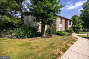 23 W Bluebell Ln, Mount Laurel, NJ 08054 - Photo 2
