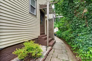 81 Louis St, New Brunswick, NJ 08901 - Photo 32