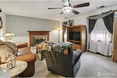 92 Silver Lake Avenue, Edison, NJ 08817 - Photo 6