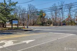 382 College Dr, Edison, NJ 08817 - Photo 18
