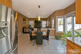 43 Melbloum Ln, Edison, NJ 08837 - Photo 22