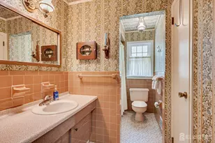 560 Wakefield Dr, Metuchen, NJ 08840 - Photo 40