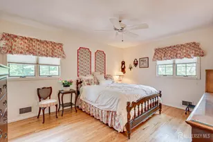 560 Wakefield Dr, Metuchen, NJ 08840 - Photo 32