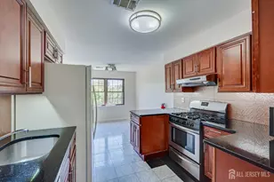 1111 Green Hollow Dr, Iselin, NJ 08830 - Photo 10