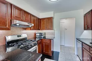 1111 Green Hollow Dr, Iselin, NJ 08830 - Photo 12
