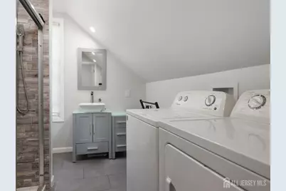 661 Leone Street, Woodbridge Township, NJ 07095 - Photo 22