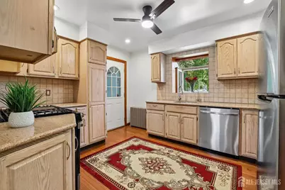 304 Green Street, Woodbridge Township, NJ 07095 - Photo 6