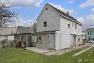 368 Inslee St, Perth Amboy, NJ 08861 - Photo 2
