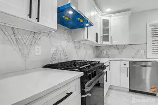 1433 Dogwood Dr, Piscataway Township, NJ 08854 - Photo 4