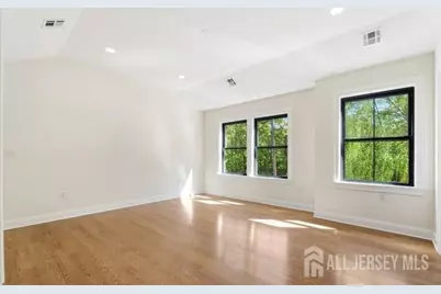 [Address not provided], Metuchen, NJ 08840 - Photo 28