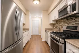 201 Edison Glen Terrace, Edison, NJ 08837 - Photo 6