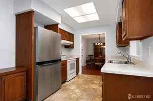 457 Roxbury Ln, Monroe Township, NJ 08831 - Photo 12