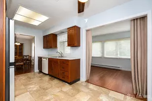 457 Roxbury Ln, Monroe Township, NJ 08831 - Photo 10