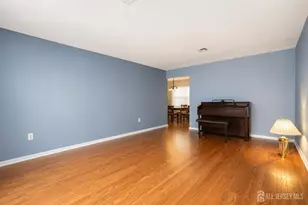 457 Roxbury Ln, Monroe Township, NJ 08831 - Photo 6
