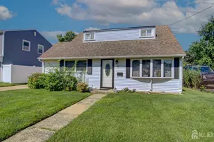 33 Patton Dr, Sayreville, NJ 08872 - Photo 2