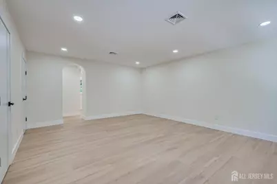 300 E Chestnut Avenue E, Metuchen, NJ 08840 - Photo 50