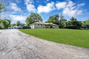 564 Spotswood Englishtown Rd, Monroe Township, NJ 08831 - Photo 4