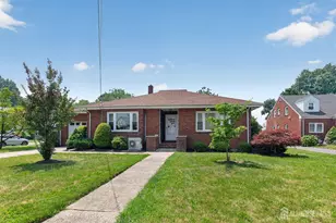 952 Cranbury Cross Rd, North Brunswick Township, NJ 08902 - Photo 1
