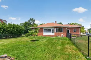 952 Cranbury Cross Rd, North Brunswick Township, NJ 08902 - Photo 28
