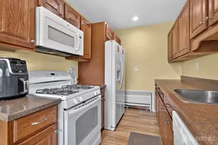 952 Cranbury Cross Rd, North Brunswick Township, NJ 08902 - Photo 16